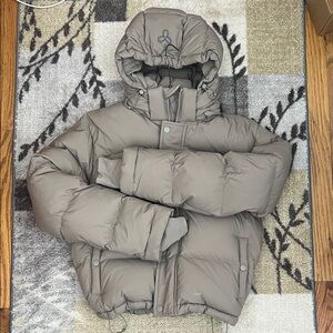 Aritzia Super Puff Matte Shorty Taupe Jacket